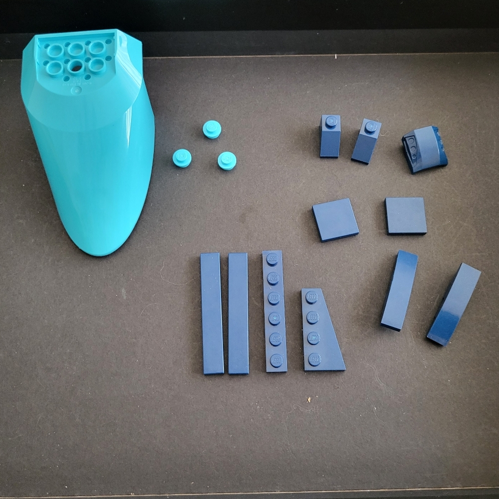 LEGO lot of assorted blue pieces